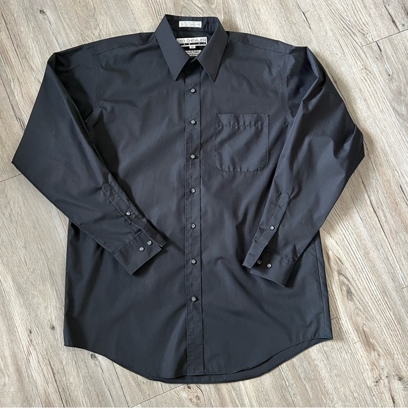 Elegant Black Men's Dress Shirt - Picture 1 of 4